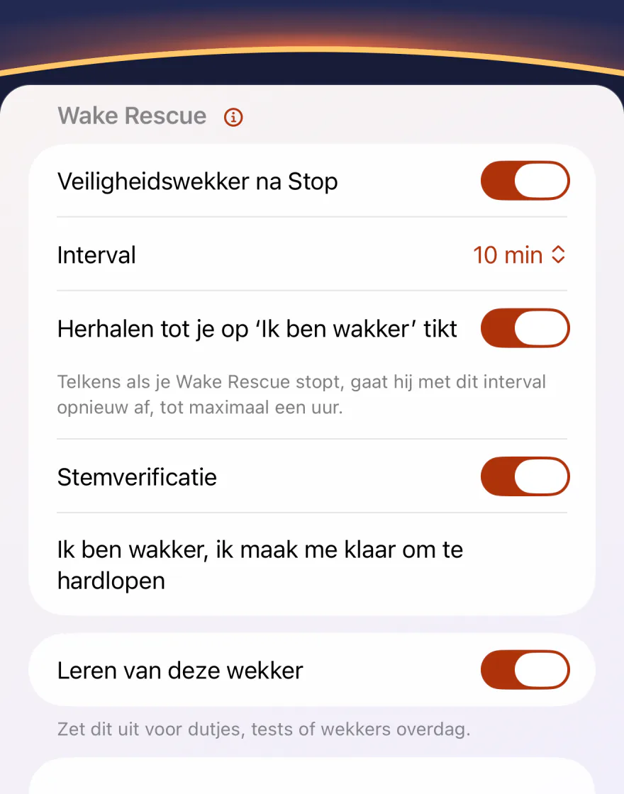 Wake Rescue in de wekkerinstellingen van Wakeprint: ‘Veiligheidswekker na Stop’ aan, ‘Interval’ 10 min, “Herhalen tot je op ‘Ik ben wakker’ tikt” aan met de regel over maximaal een uur, en Stemverificatie aan met de zin ‘Ik ben wakker, ik maak me klaar om te hardlopen’.