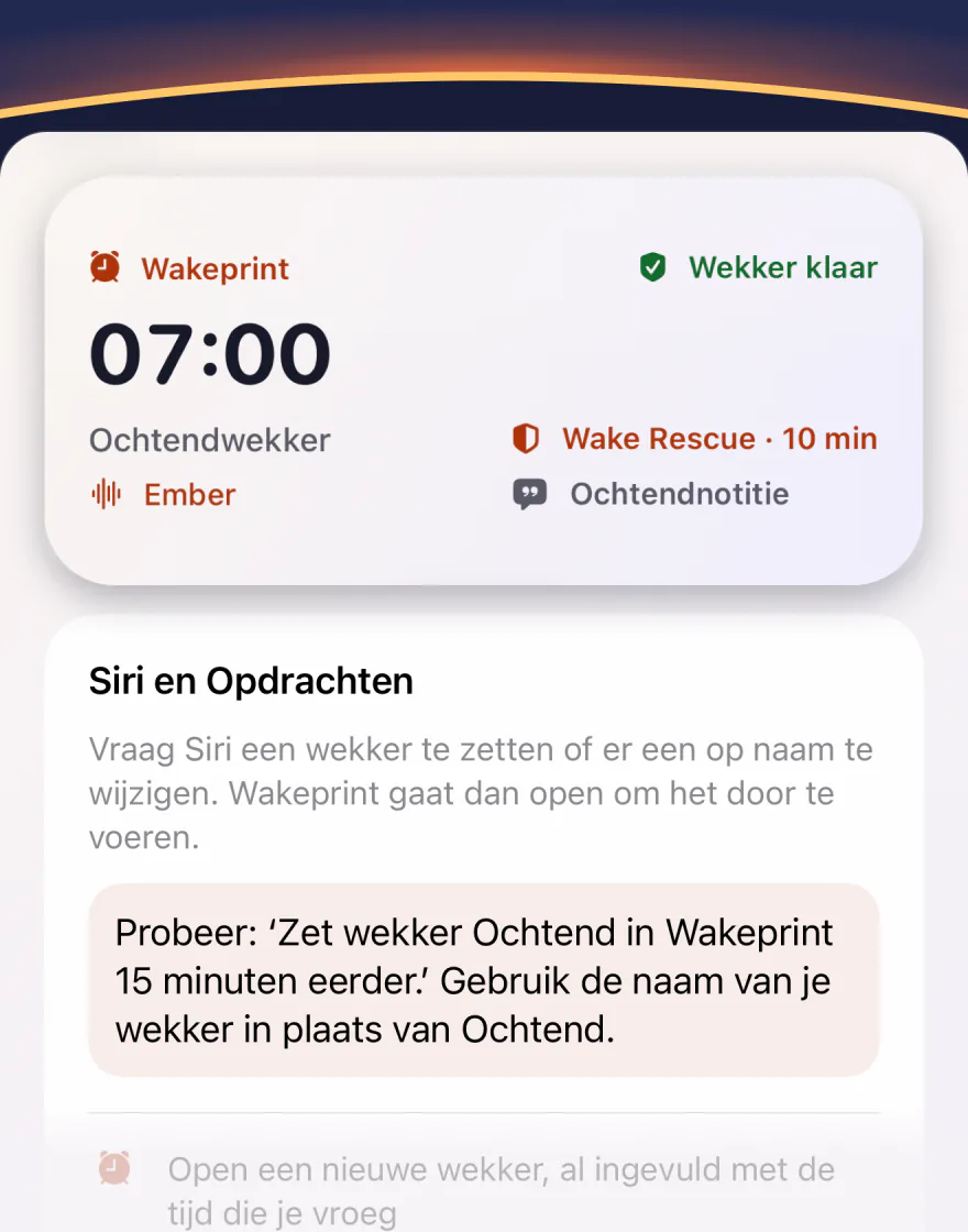 De middelgrote widget van Wakeprint: de Ochtendwekker van 07:00 met Ember, Wake Rescue en een Ochtendnotitie, ‘Wekker klaar’; daaronder de uitleg ‘Siri en Opdrachten’: ‘Zet wekker Ochtend in Wakeprint 15 minuten eerder.’